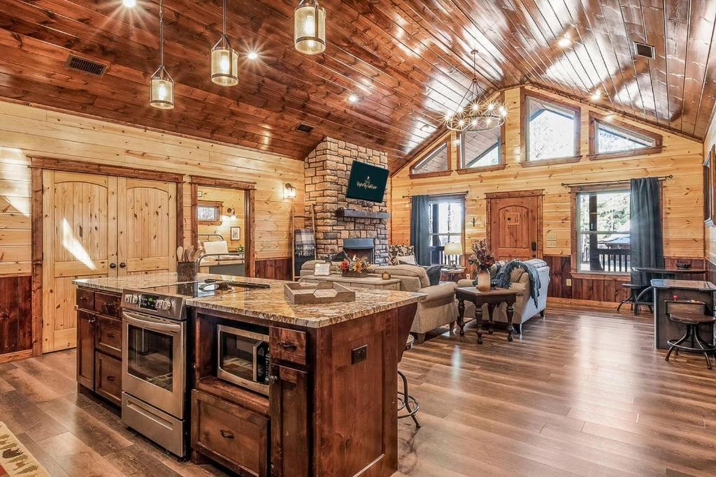 Large Luxury 2Br Cabin W Hot Tub Double Trouble Was Designed For Fun Comfort And Memories Minutes From Buzzling Hochatown And Beautiful Beaver Bend State Park Broken Bow Exterior foto